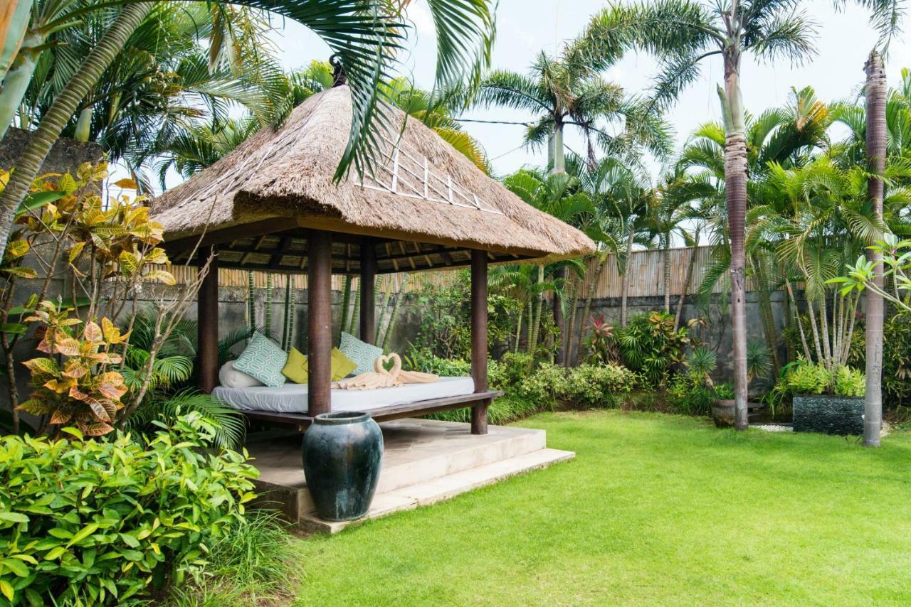 Villa Bliss A Paradise Of Three Independent Villas Canggu  Exterior photo